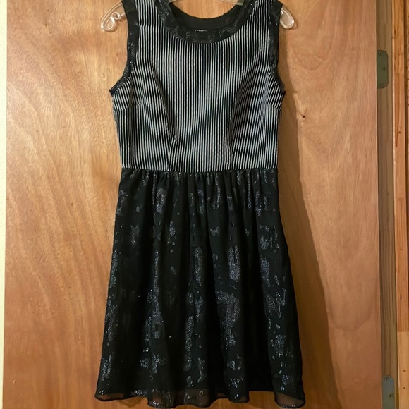 🎉3 for $30🎉 I 🖤 Ronson dress w/beautiful abstract design on sheer skirt (Mlb) - Picture 1 of 13